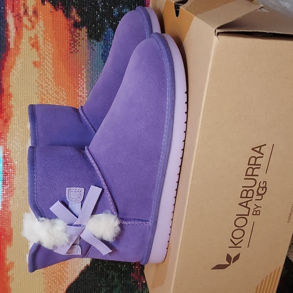 Girls Koolaburra by UGG Victoria Suede Boots - Picture 2 of 16